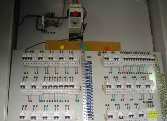 配電柜安裝禁忌:一個錯誤往往會導致無盡的麻煩。